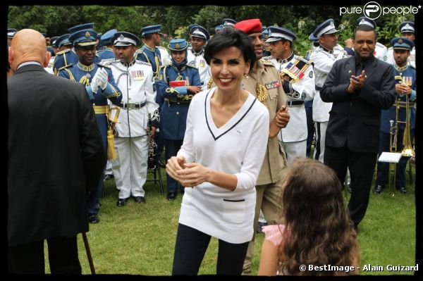 Rachida Dati accueille le concert de 110 militaires du Sultanat d'Oman, le 12 juillet 2011, à Paris. 