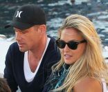 Bar Refaeli et son nouvel amoureux David Fisher se la coulent douce à St-Tropez... Le 19 juillet 2011