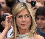 Jennifer Aniston, délicieusement charmante, lors de l\'avant-première à Londres de Comment tuer son boss ? le 20 juillet 2011