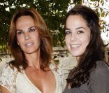 Anouchka Delon et sa mère Rosalie Van Breemen, à Paris, le 7 octobre 2009.