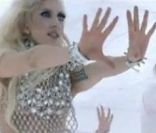 L'an dernier, aux MTV Video Music Awards 2010, Lady Gaga a raflé sept de ses huit trophées grâce au clip de  Bad Romance .
