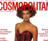 A tout juste 20 ans, Linda Evangelista pose pour la couverture de l'édition allemande du  Cosmopolitan , en août 1985. 