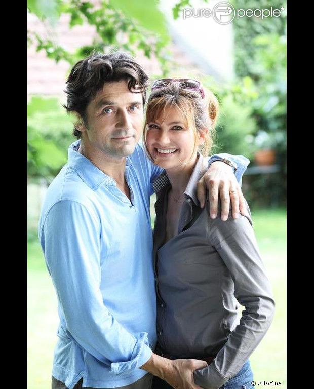 Photos promotionnelles de la série de TF1 Mes amis, mes amours, mes emmerdes. La troisème saison est en route dès août 2011 ! Bruno Madinier et Florence Pernel. 