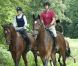 Le 28 juillet 2011, le prince Frederik et la princesse Mary de Danemark se changeaient les idées en se baladant à cheval dans les environs du palais Grasten, au lendemain de l'hommage rendu aux Norvégiens, meurtris par un double attentat sanglant (76 morts) le 22 juillet, en la cathédrale de Copenhague.