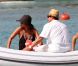 Vanessa Minnillo et son époux Nick Lachey en lune de miel à Saint-Barthélémy, en juillet 2011. Ils profitent de la plage et du soleil radieux en toute tranquillité.