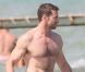 Hugh Jackman profite de la plage de Saint-Tropez avec femme et enfants, le 31 juillet 2011.