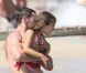 Hugh Jackman et Ava sous le soleil de Saint-Tropez, le 31 juillet 2011.