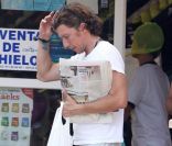 Paulina Rubio arrive sur l'île de Majorque avec son mari Nicolas Vallejo-Nagera et leur fils Nicolas, le 31 juillet 2011 