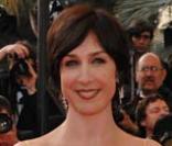 Elsa Zylberstein fait une entrée remarquée sur le tapis rouge à Cannes, le 14/05/08