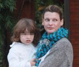Linda Evangelista et son fils Augustin en apût 2009, à Malibu.<br />