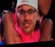 Britney Spears offre une lap-dance des plus sensuelles à son homme lors d'un concert à Uniondale (Etats-Unis), le mardi 2 août 2011.