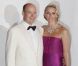 Albert II de Monaco et sa douce Charlene assistent au 63e Bal de la Croix-Rouge monégasque, le 5 août 2011.