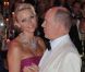 Albert de Monaco et Charlene ouvrent le bal du 63e gala de la Croix-Rouge monégasque, le vendredi 5 août 2011.