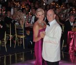 Albert de Monaco et Charlene lors du 63e gala de la Croix-Rouge monégasque, le vendredi 5 août 2011.