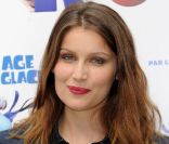 Aujourd\'hui Laetitia Casta est une actrice, un top model, et surtout une femme plus glamour que jamais. Paris, le 4 avril 2011.<br />