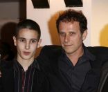 Charles Berling et son fils Emile, Juliette Binoche, Martin Karmitz et Olivier Assayas à Paris, le 3 mars 2008.