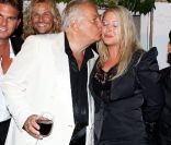 Loana et ses deux coachs lors de la soirée organisée pour les 71 ans de Massimo Gargia le 18 août 2011, aux Moulins de Ramatuelle.