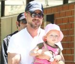 Eric Dane emmène sa ravissante Billie au parc à Los Angeles, le 21 août 2011