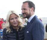 Le prince Haakon et la princesse Mette-Marit de Norvège en visite dans le comté d'Hedmark, le 22 août 2011.