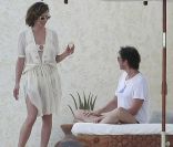 Milla Jovovich et son époux Paul W.S Anderson en vacances au Mexique. Le 24 août 2011