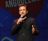 Vincent Perez choisit la Guerre, Sandrine Bonnaire s'affiche avec Martine Aubry