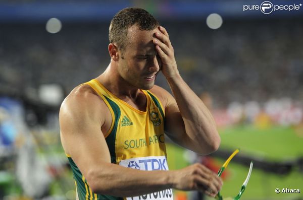 Oscar Pistorius, athlète handicapé, déçu après son élimination en demi-finale du 400m aux championnats du monde d'athlétisme de Daegu en Corée du Sud le 28 août 2011