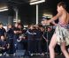 Le fameux Haka, cette danse traditionnelle si chère aux Néo-zélandais attendait les rugbyman français à leur arrivée à l'aéroport d'Auckland