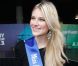 Miss Auckland était présente à l'aéroport pour acceuillir L'équipe de France de rugby venue disputer les championnats du monde