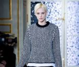   Les couleurs tendance de la rentrée : le noir & blanc  
 Défilé Balenciaga Automne-Hiver 2011/2012 .  