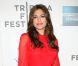   Les couleurs tendance de la rentrée : le rouge  
 Eva Mendes adopte déjà la tendance.    