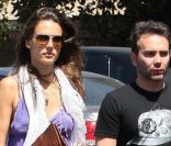 Alessandra Ambrosio entourée de sa fille Anja et de son amoureux Jaime Mazur. Le 31 août à Los Angeles