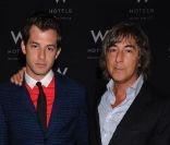 Mark Ronson et son papa Laurence Ronson en septembre 2009.