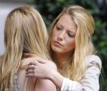 Blake Lively et sa cousine Charlie, sur le tournage de Gossip Girl le 7 septembre 2011 à New York.