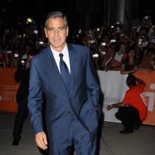 George Clooney en costume au festival du film de Toronto le 9 septembre 2011