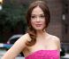Rose McGowan se mue en pin-up face à une Kelly Osbourne plutôt sobre...