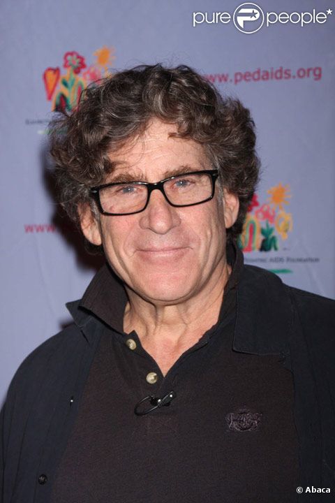 Paul Michael Glaser pose lors d'une soirée caritative à New-york en novembre 2010 