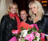 Adriana Karembeu, sa soeur et Patrick Goavec lors de la soirée d'anniversaire d'Adriana Karembeu et de son agent Partick Goavec, au Berkeley, Paris 8ème, lundi 12 septembre 2011