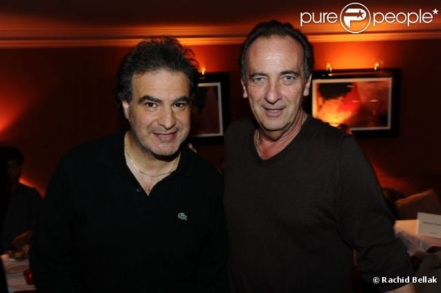 Yves Lecoq et Raphaël Mezrahi lors de la soirée d'anniversaire d'Adriana Karembeu et de son agent Partick Goavec, au Berkeley, Paris 8ème, lundi 12 septembre 2011