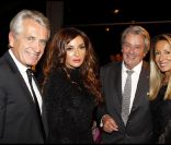 Alain Delon avec Mehriban Aliyeva et Gilbert et Nicole Coullier lors du dîner organisé au Musée Rodin à l'occasion de la journée de l'Azerbaïdjan. Paris, le 15 septembre 2011.
