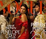 L\'élégante Penélope Cruz, entourée de quatre toréadors et habillée en Oscar De La Renta, pose en Une du Vogue américain de décembre 2007.<br />
