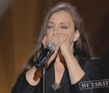 Nolwenn Leroy et Catherine Ringer chantent  Dirty Old Town  sur le plateau de  Taratata , en mai 2011.
