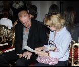 Miou-Miou et son compagnon Jean Teulé au défilé Jean-Paul Gaultier. 1er octobre 2011