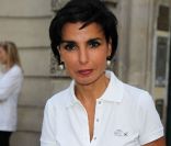 Rachida Dati arrive à l\'ambassade d\'Italie à Paris où est célébré le lancement de la collection Signature de Tod\'s. Le 2 octobre 2011
