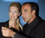 Nikos Aliagas et Tina lors de la projection en avant-première du film Polisse de Maïwenn à Europe 1 le 3 octobre 2011 
 &nbsp; 