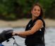 Minka Kelly sur le tournage de Charlie's Angels , à Miami, le 4 octobre 2011.
