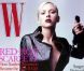 Cheveux blonds platines et plaqués, Scarlett Johansson pose en couverture de W. Août 2004.