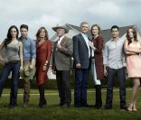 Larry Hagman, Patrick Duffy, Linda Gray et le nouveau casting de <em>Dallas</em> dans sa nouvelle version attendue en 2012 sur la chaîne TNT.