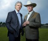Larry Hagman et Patrick Duffy dans la nouvelle version de <em>Dallas</em> attendue en 2012 sur la chaîne TNT.