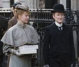 Glenn Close et Mia Wasikowska dans Albert Nobbs.