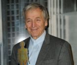 Costa-Gavras, le 18 octobre 2011 à Paris pour le vernissage de l'exposition Metropolis à la Cinémathèque française.